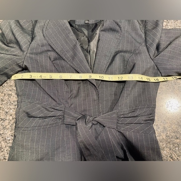 VINTAGE KNOT FRONT TIE The Limited Blazer Dark Grey & Beige Pinstripes Preppy - Picture 17 of 17